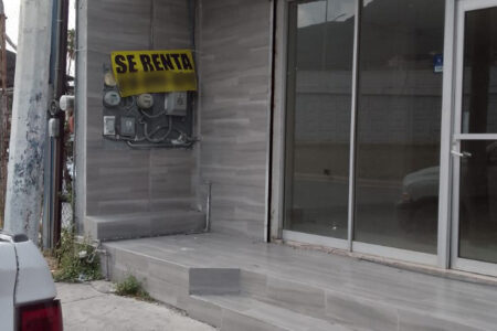 Local comercial en Renta sobre Avenida Lazaro Cardenas cerca de Valle Oriente, Monterrey.